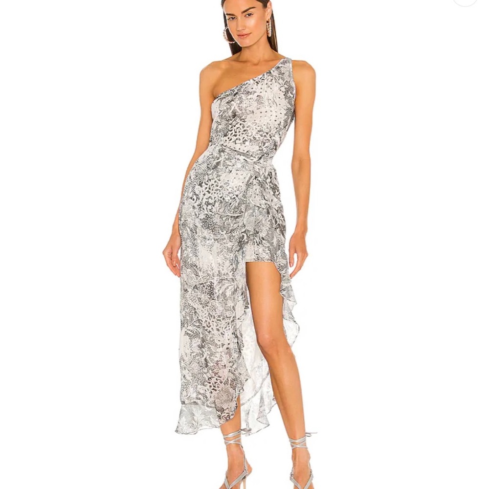 COPY - Paola One Shoulder Maxi Dress in Black & White
ROCOCO SAND